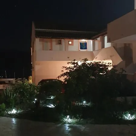 House Anastasia 3* 아기오스 게오르기오스 파곤