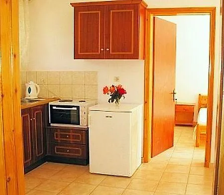 House Anastasia Aparthotel